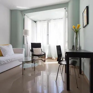 아파르타멘토스 디아베르 에디피치오 콘스티투시온 세비야